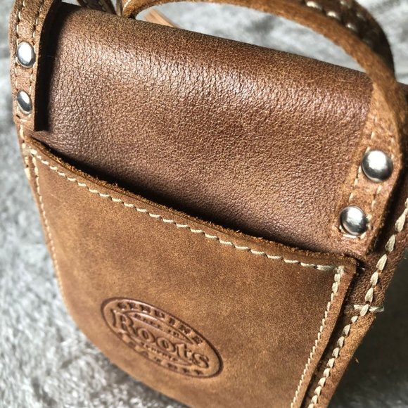 Brand new Roots sling bang collector's item - Picture 4 of 8